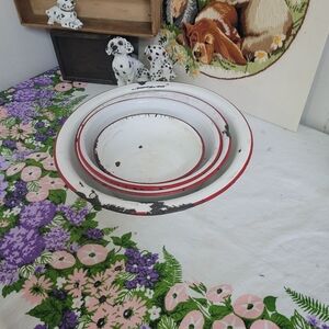 Vintage White and Red Enamel Bowls Nesting Set Of 4 Decorative